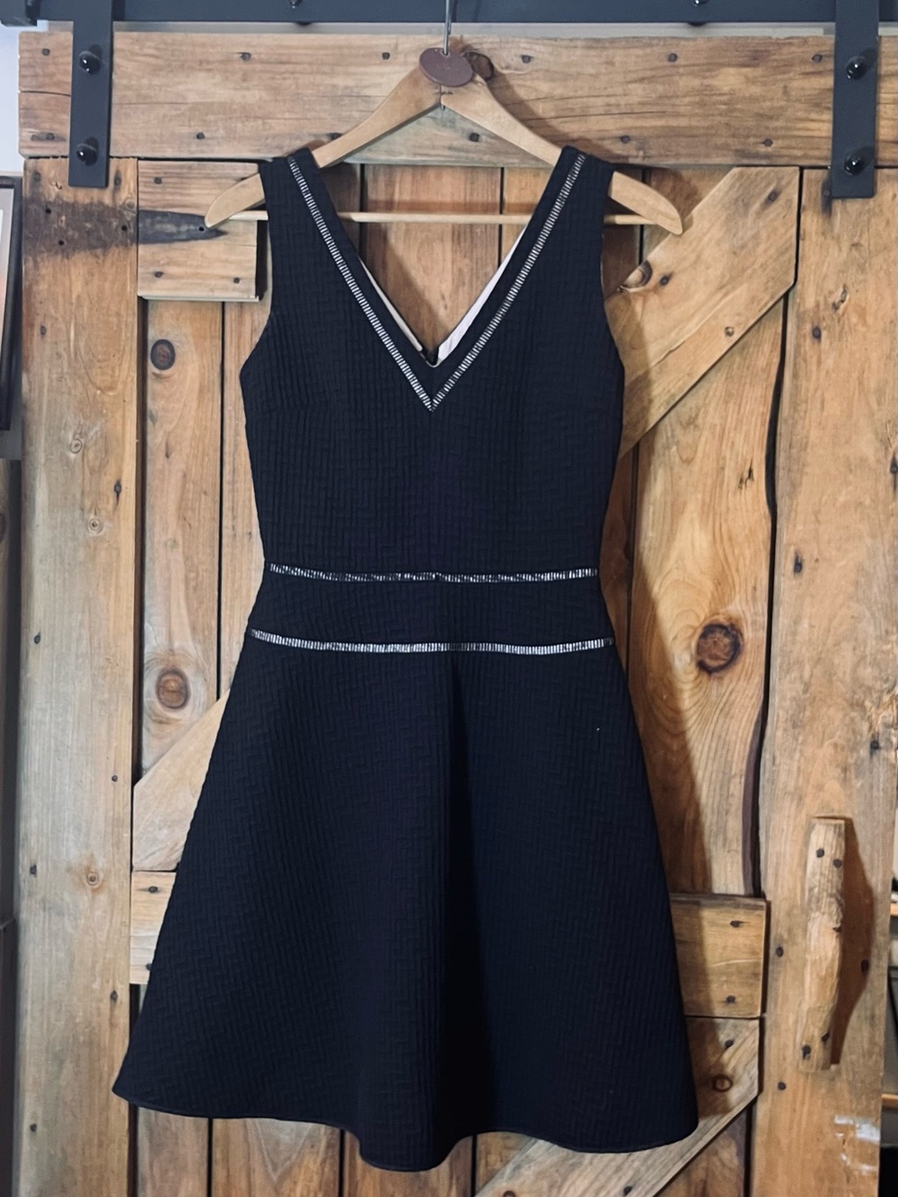 REISS Black Textured Fit & Flare Dress with Metallic Trim – Size US 6 / UK 10